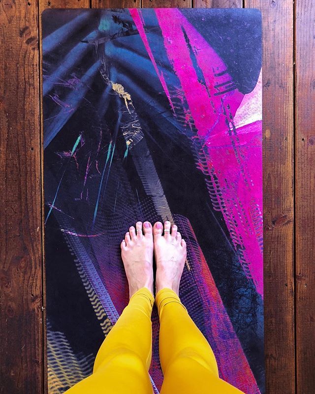 mikabodywear's tweet photo. This gorgeous mat is called Electra, and you know how we do...#ecofriendly #originalartwork #biodegradable #recyclable #sosoft #andsopretty https://t.co/Rj2fPFAnQ3