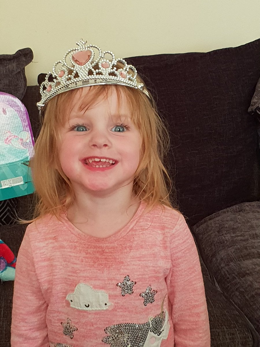 Laura_Jayne1991's tweet photo. I have a 3 year old... and what an amazing one she is ๐๐คฉ๐๐ #3goingon23 https://t.co/KyOPdzjkGB
