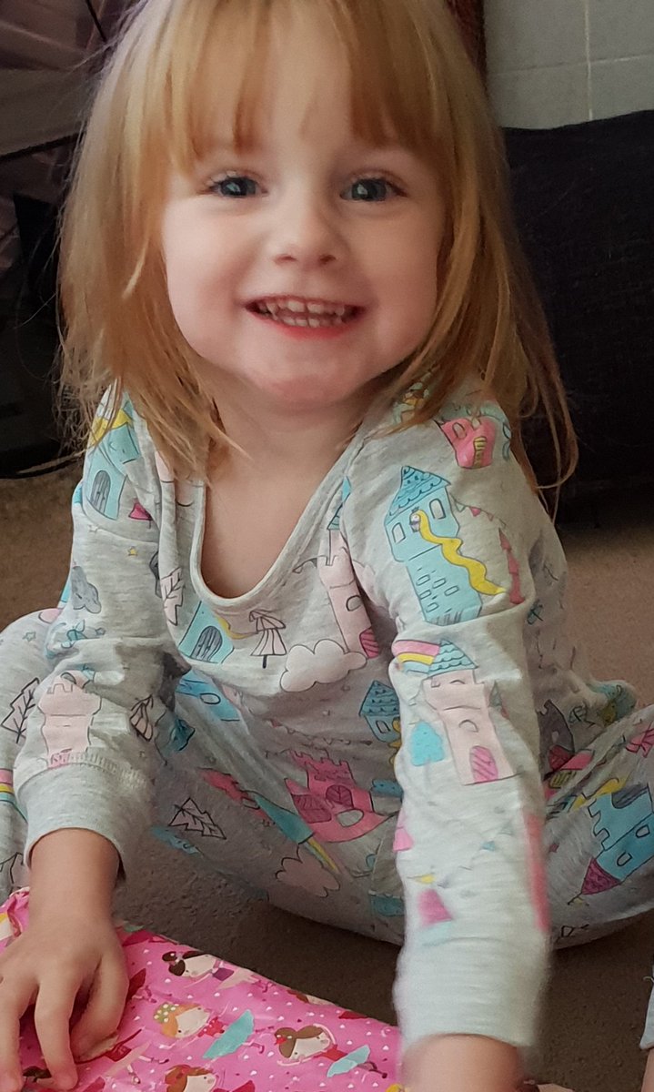 Laura_Jayne1991's tweet photo. I have a 3 year old... and what an amazing one she is ๐๐คฉ๐๐ #3goingon23 https://t.co/KyOPdzjkGB