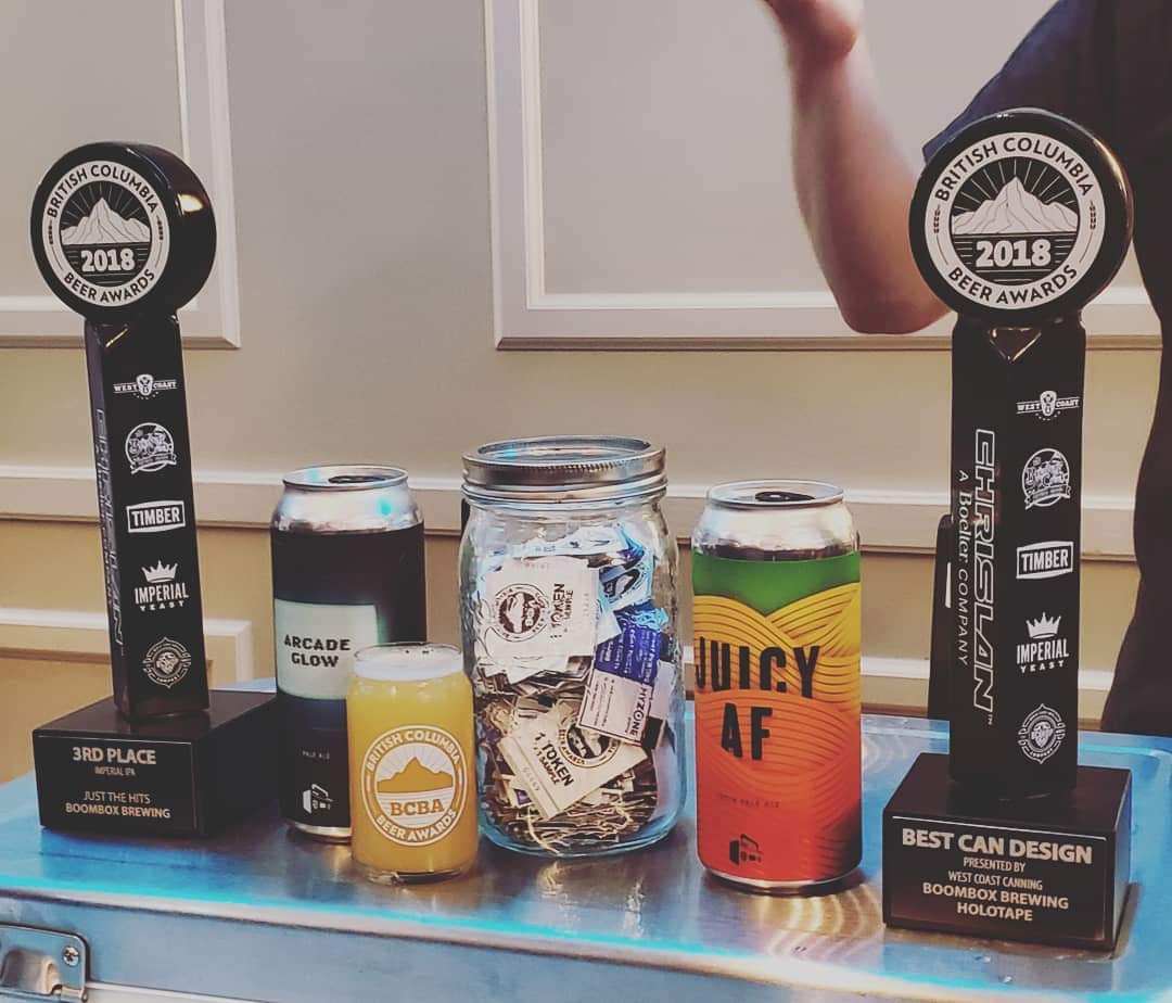 We had a great time (as always) at the @bcbeerawards last night.  To everyone that came to our booth and asked what the 'F' stands for in Juicy AF.....

🍊Fruit🍍
It stands for fruit. 😘