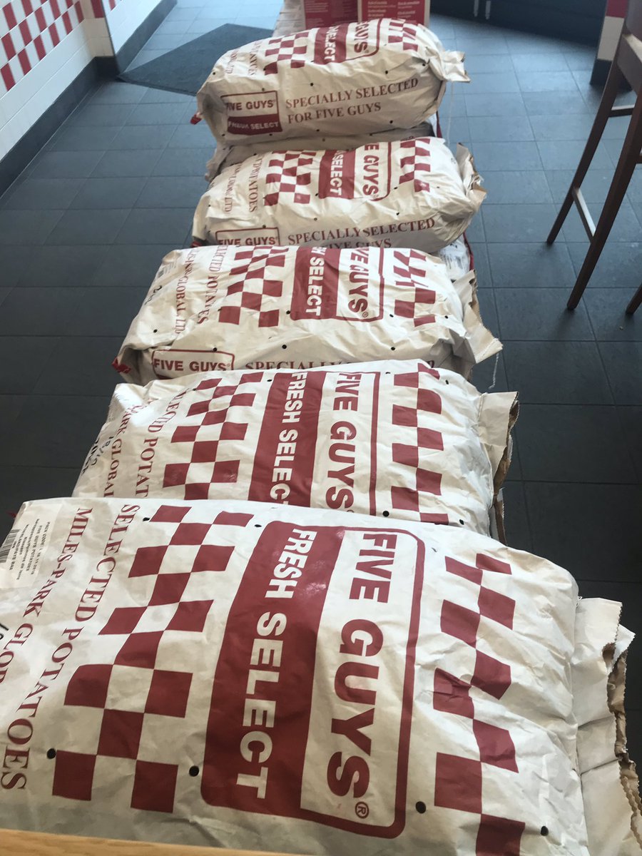 BlitAgro's tweet photo. Vandaag lekkere burger met echte Flevo Fries gegeten bij @FiveGuys in #almere. Mooi concept met de beste piepers, vers bereidt. https://t.co/OIgaY6DmMC