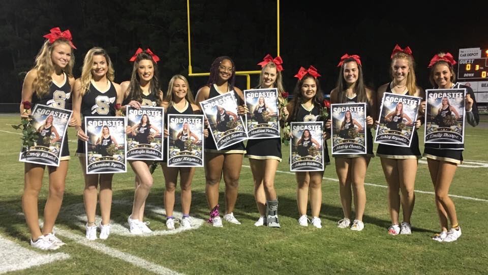 SocasteeCheer's tweet photo. Senior Night ❤️❤️ https://t.co/p7YYWHaDpB