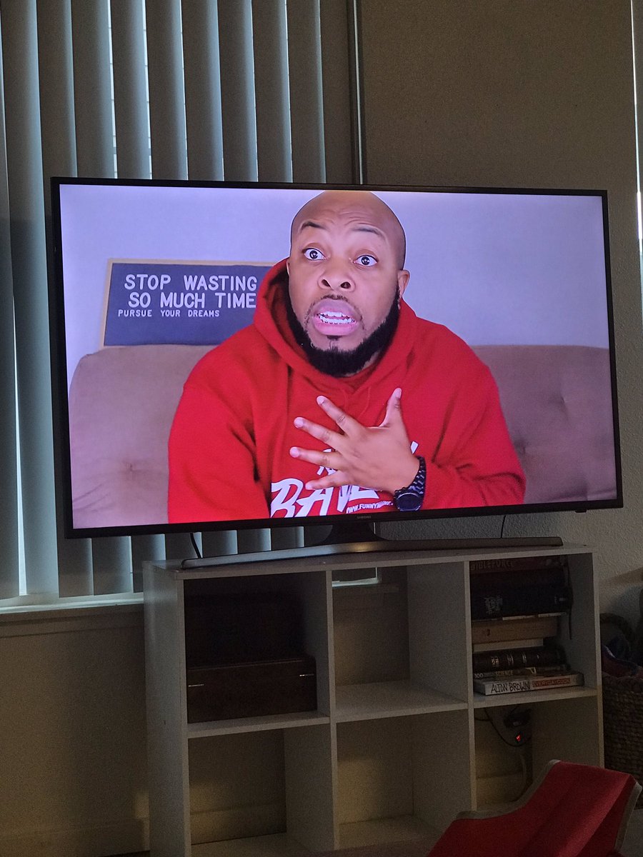 kymharp7's tweet photo. When you watch @FunnyMaine on your 55” screen tv. Waiting for this week’s video, rewatching a good one from last week. #thatfacethough 😂 #Sundayritual https://t.co/GB5NP98sn2