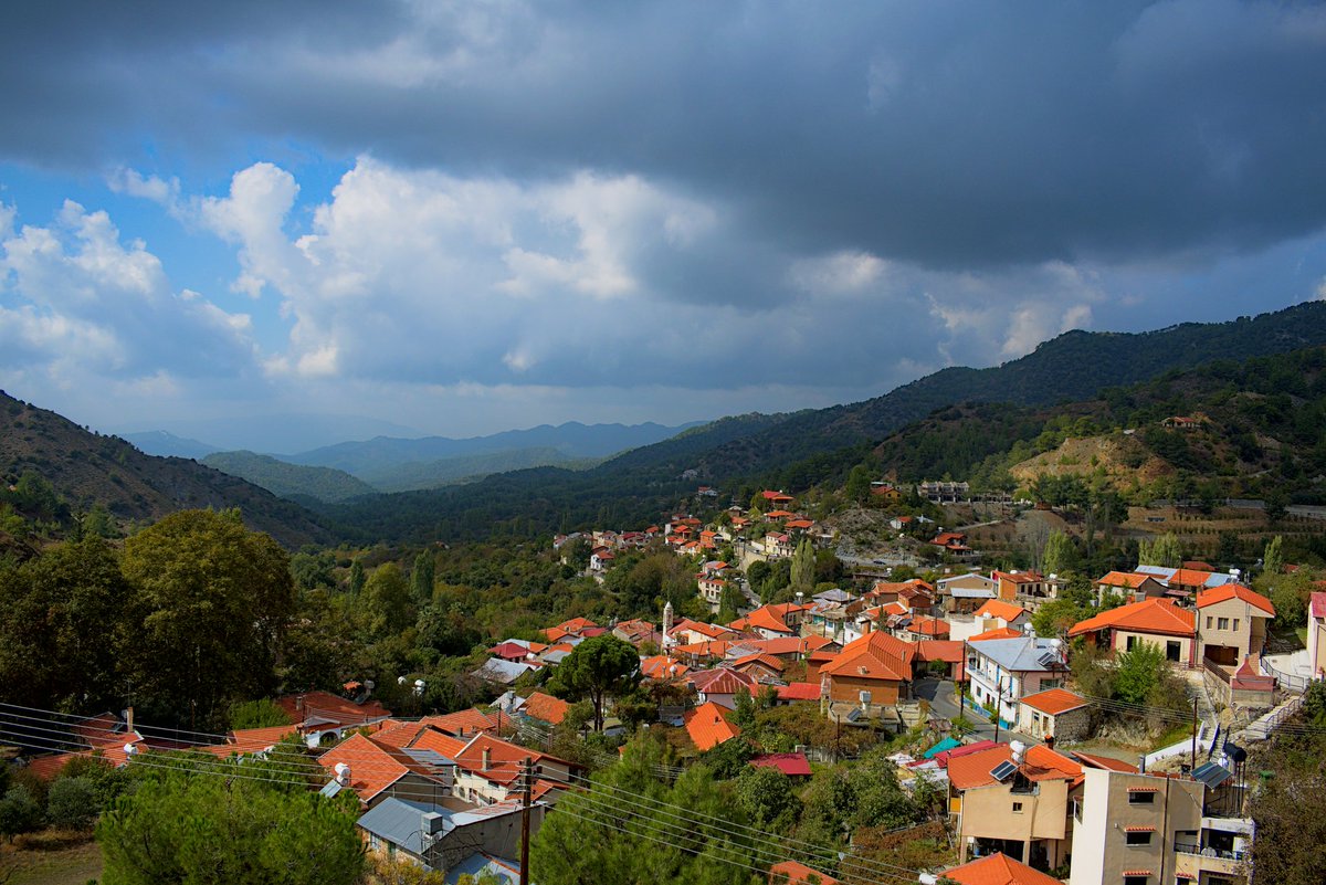 ChristosZ90's tweet photo. #Phoini #village #Limassol #district #autumm #Sunday #clouds #mountains #landscape #photography #Nikon https://t.co/ubXVREoTPU