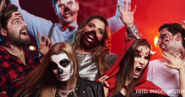 koeln_de's tweet photo. Du kannst #Halloween kaum noch erwarten? Perfekt, wir auch nicht! 🎃👻🎉 das sind die besten #Partys: https://t.co/Q5rptCy8t1 #köln #partytipps https://t.co/VOF87il3xP