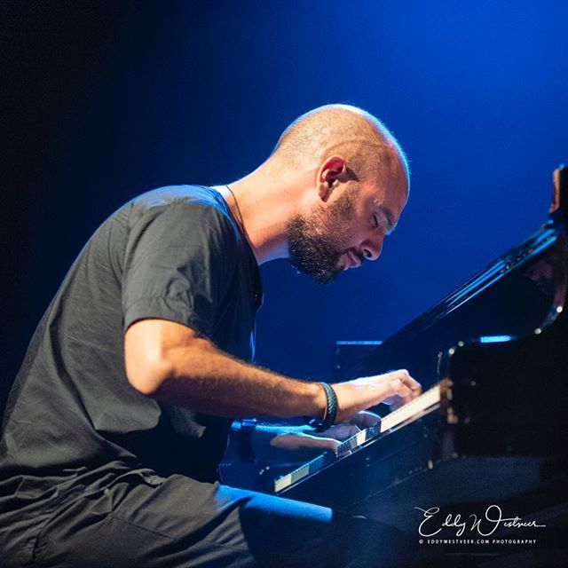 eddywestveer's tweet photo. @shaimaestro #mjazz #mjazz18 #eddywestveerfotografie #twttr #jazznu https://t.co/um5p19BxWP https://t.co/bjMuoFECzs https://t.co/S4FvkSV4So