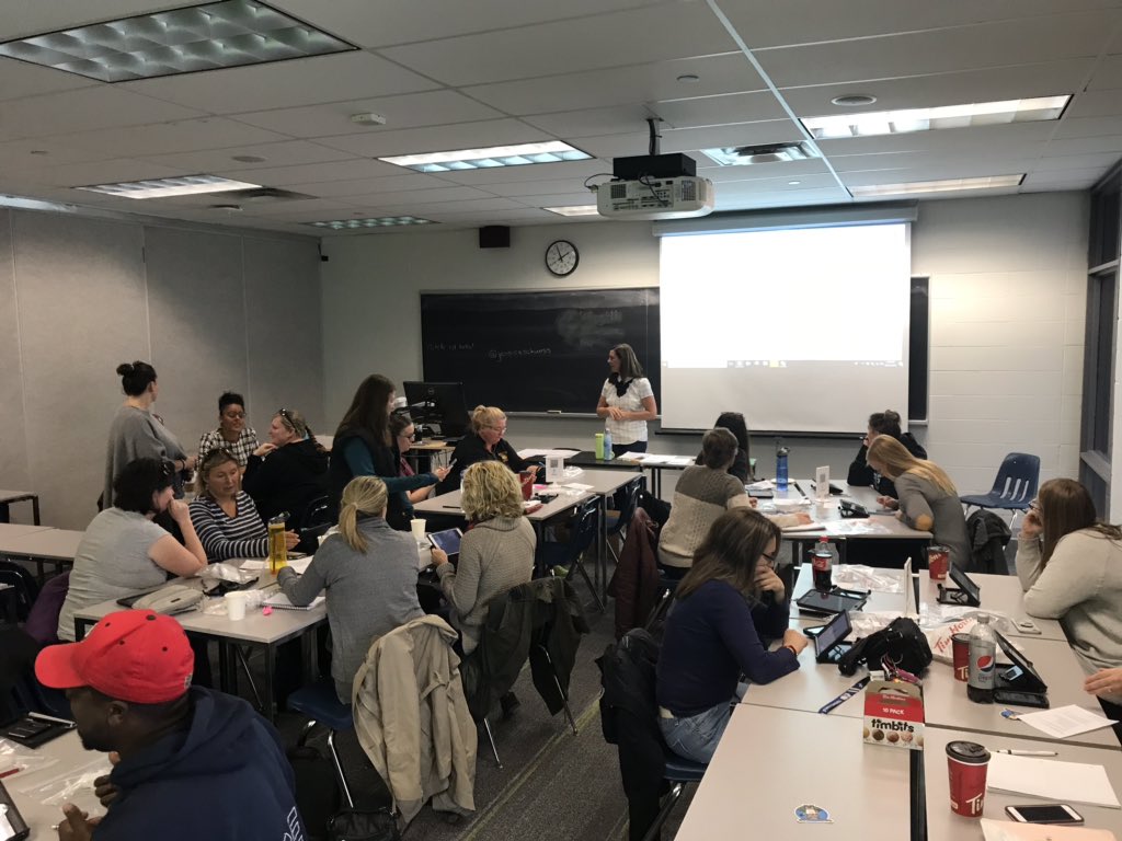 ChrisSamis1's tweet photo. 100+ @SCDSBey educators learning about documenting student learning on a Sunday afternoon.   Speaks volumes of commitment to their students.   Great start and all ready for 700+ K educators coming tomorrow to @georgiancollege to learn together. https://t.co/K6MXVSBJnj