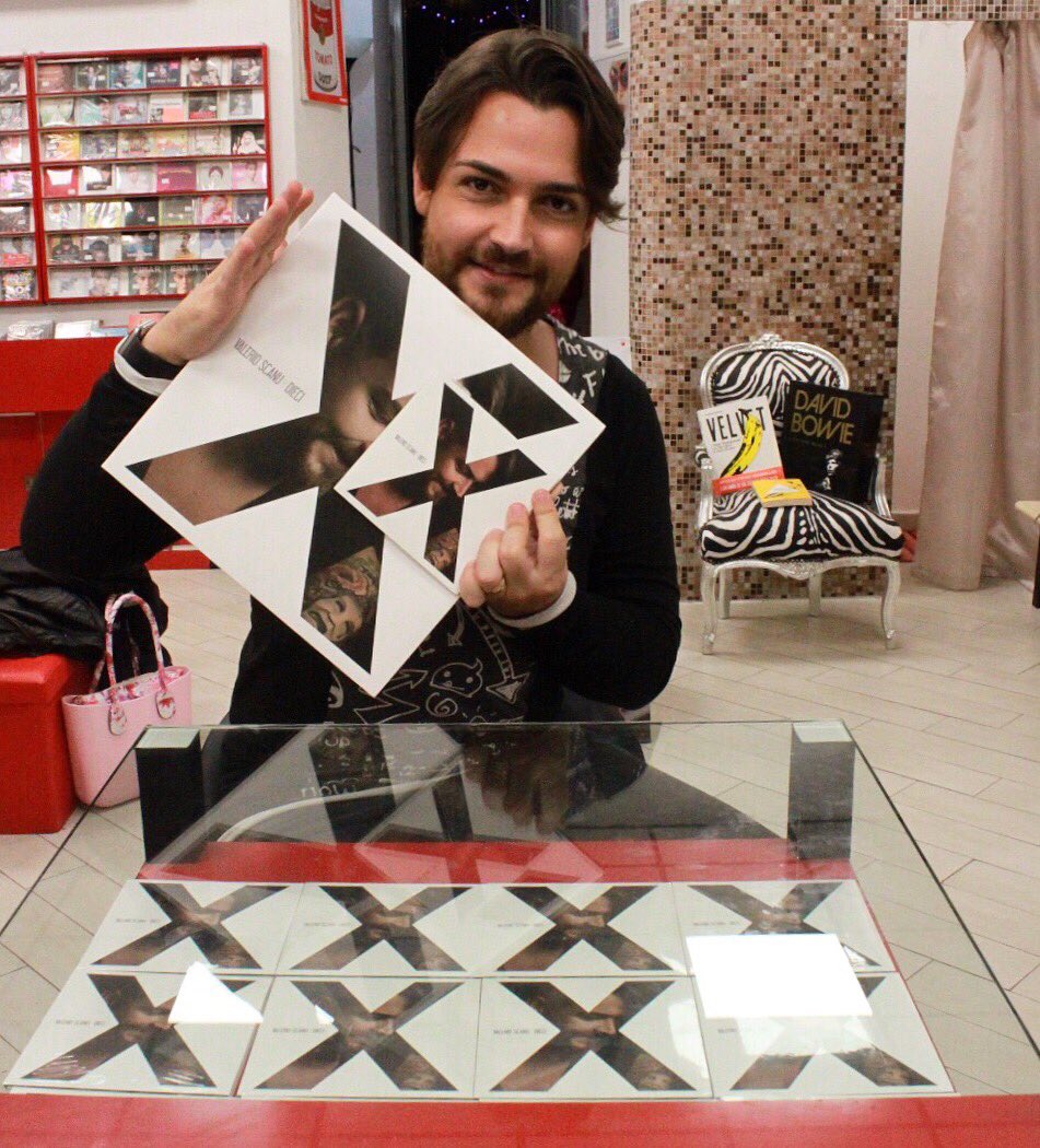 Da La Maddalena è tutto appuntamento in tutti i migliori negozi di dischi, digital store e non dimenticate che #Dieci è disponibile anche in VINILE ed è possibile ascoltarlo in streaming #Dieci #5ottobre2018 #x #newalbum #natyloveyou

SCOPRILO QUI ⬇️
believe.lnk.to/Dieci