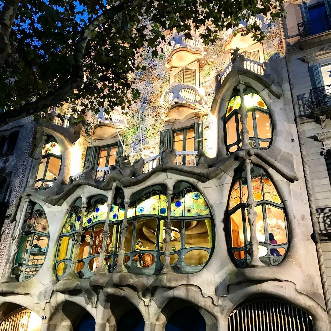 mother_w_q's tweet image. motherwomanqueen.com/2018/10/barcel… #barcelonaguide