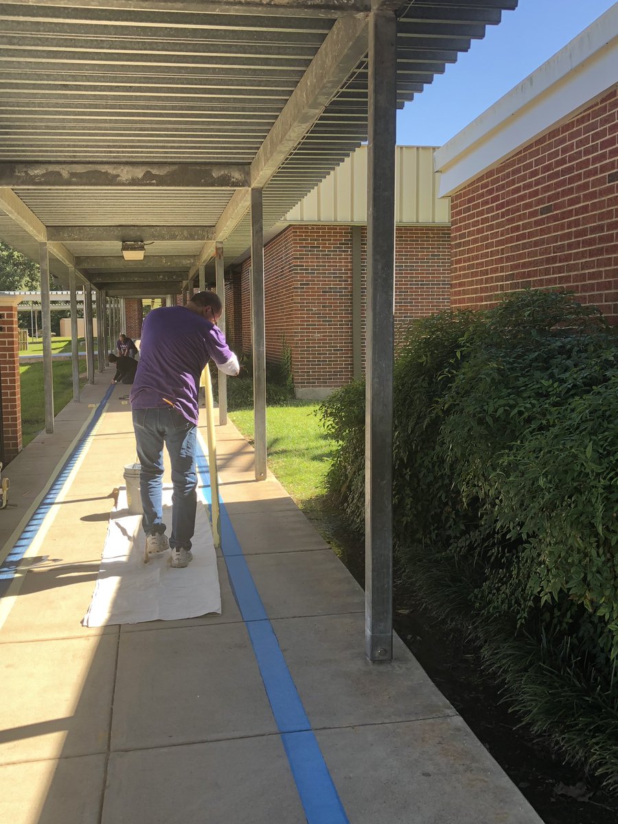 lori__jill's tweet photo. Lufkin First Baptist has been such a blessing to Herty this year.  Today is just another example of their support.  Thank you @fbc_lufkin!  #LoveLufkin #HertyHasHeart #LPNoLimits https://t.co/yumpwZs3uT
