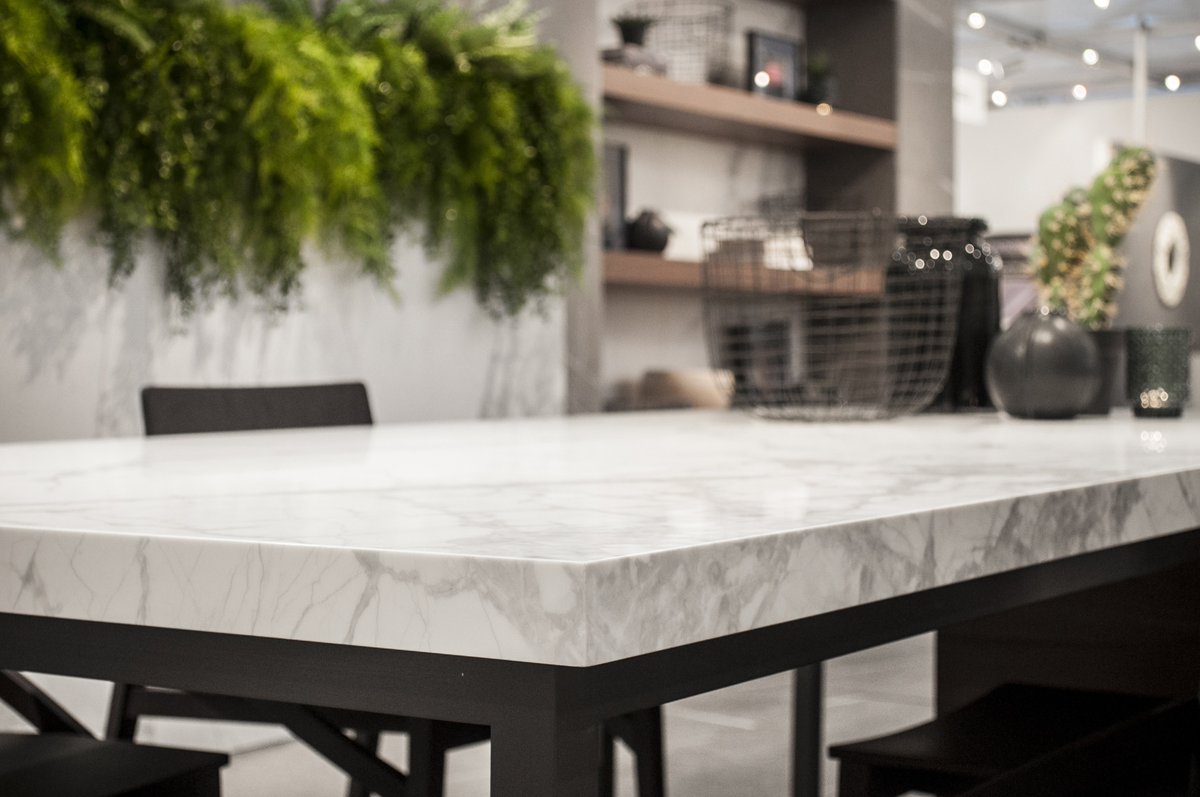 inalco_official's tweet photo. The technical advantages of ITOPKER Countertops allow you to make things like this. Enjoy this beautiful detail of our Syros table at #SICAM2018
#SICAM #internationalfair #inalco #inalcoworld #innovation #fulldigital #largeformattiles https://t.co/YJD6eEVqaL