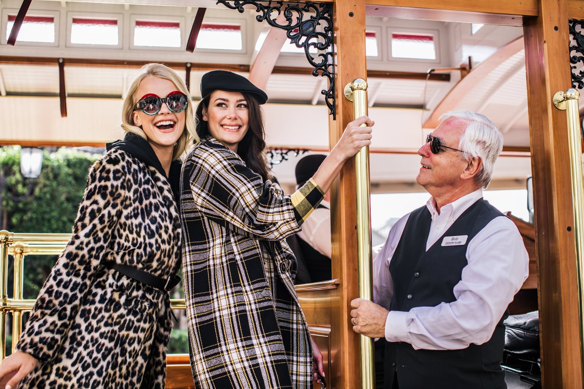 BreakingNBNews's tweet photo. Spend your #sundayfunday at #fashionisland! Maybe even catch a ride on the trolley! #newportbeach #orangecounty #shopping #eating #socal https://t.co/Ick97TXPYh https://t.co/D4yOgWxOKg