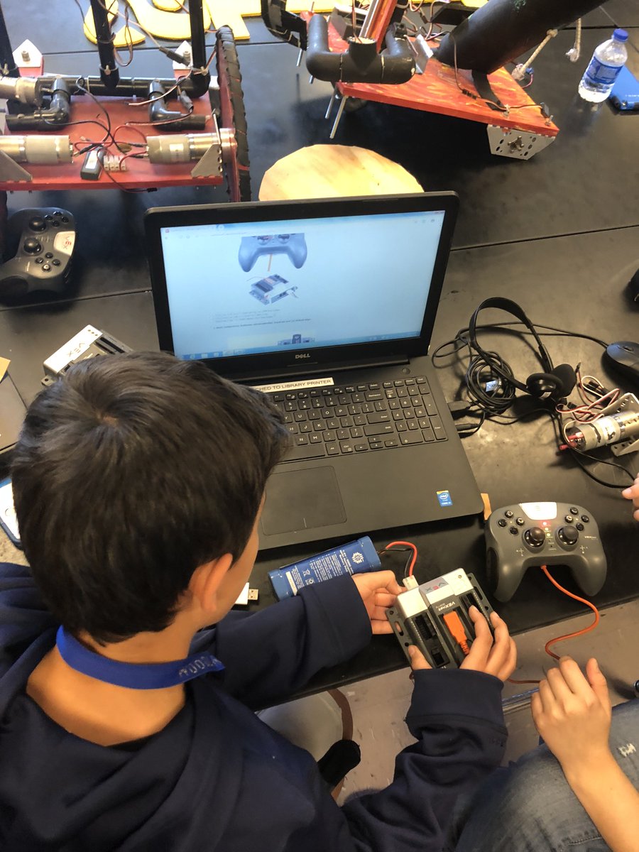 WBMS_robotics's tweet image. #thanks2BESTrobotics Learning as we go.