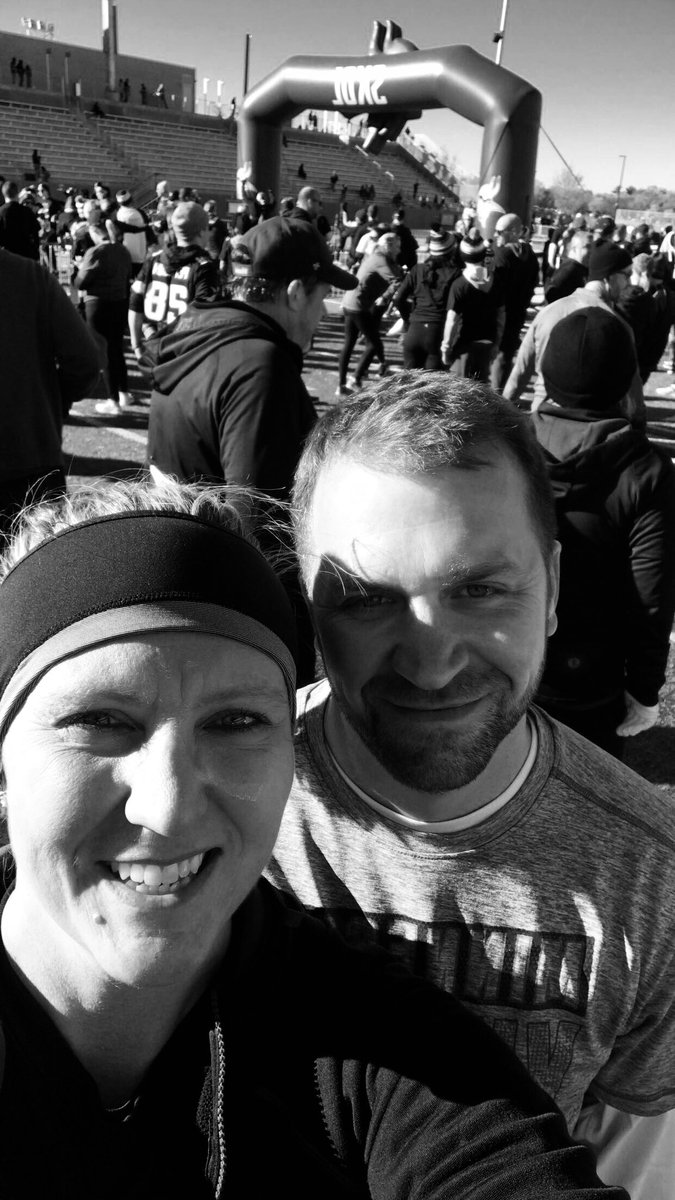 Cobas26's tweet photo. Convinced this guy to run with me!! #VikingsCountry #vikings5k #firsttimeforeverything https://t.co/ty8HqDkEHj