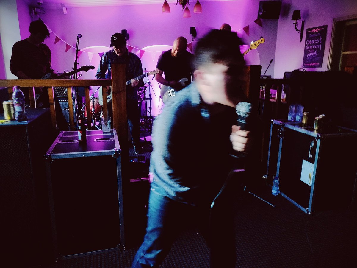 BreichiauHir's tweet photo. Diolch @SwnIsSound. #Swn2018.

📸 @EscapeTheory https://t.co/I0eHsLMndY