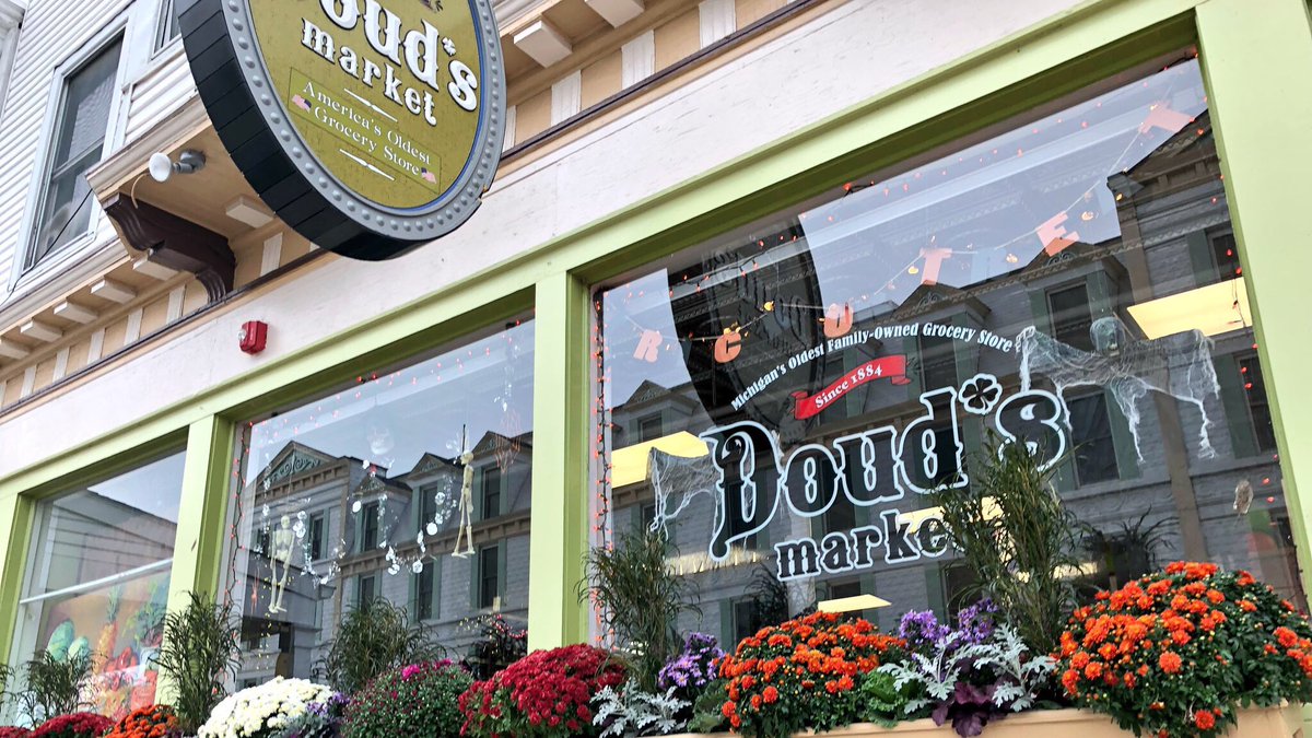 DoudsMarket's tweet photo. Doudβs Market at Fort & Main Streets is open year round!! Shares welcome and we look forward to seeing you soon. πππ»
Sun-Thurs 7:30a-11p
Fri-Sat 7:30a-Midnight
#ShopAtDouds #DoudsYearRound https://t.co/5FFzYkCUpq