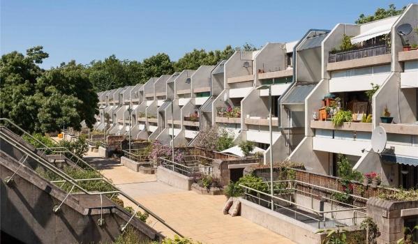 Zoopla's tweet photo. Want a slice of the action? The home featured in the BBC drama Bodyguard is up for sale https://t.co/xo6c09KkHN #Bodyguard #BBC https://t.co/MmrG1L0L6B