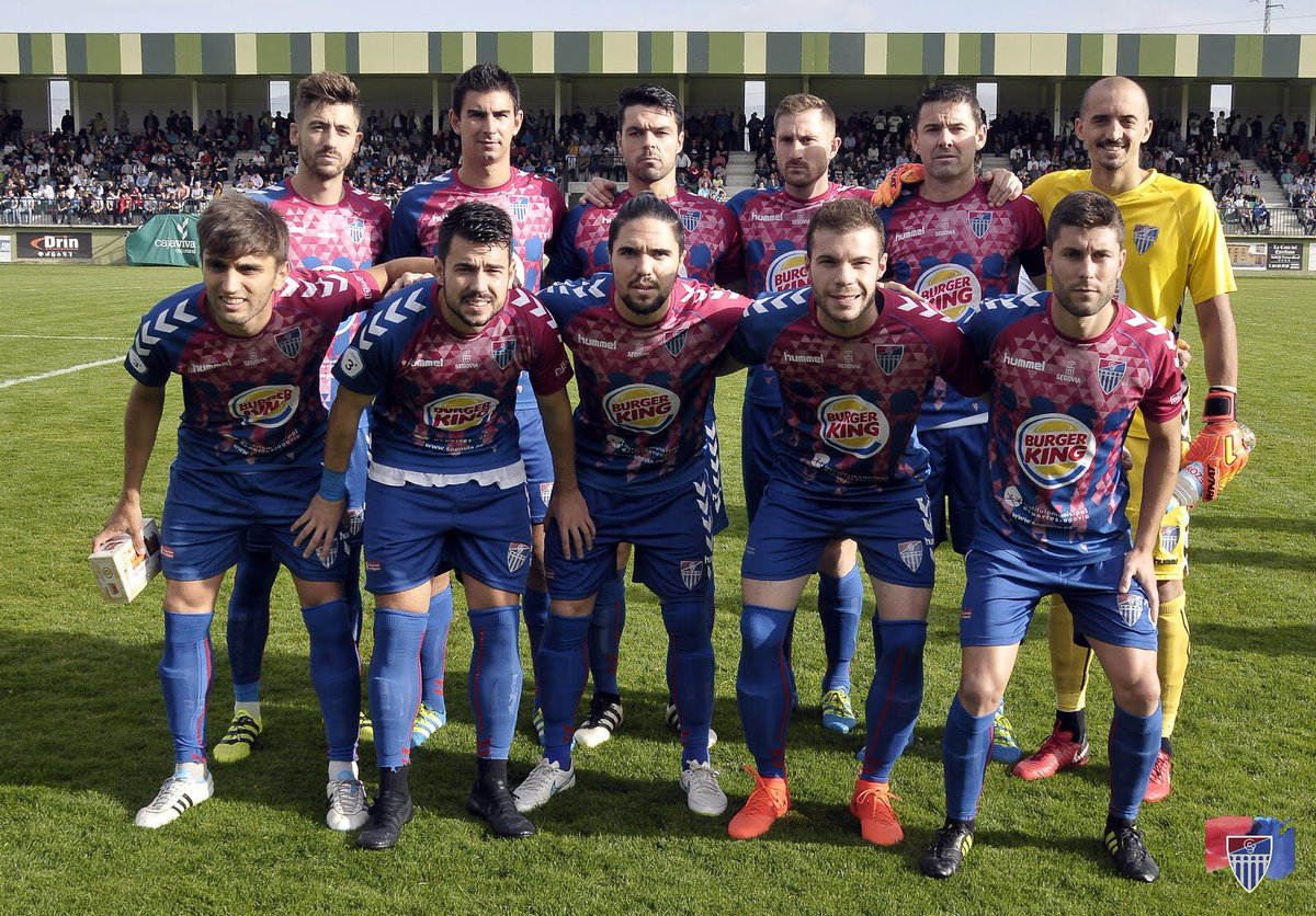 11_mika's tweet photo. Victoria muy trabajada ante un gran equipo!!! Espectacular ambiente hoy en La Albuera!!! Vamos @lagimnastica 🔴🔵 https://t.co/b0VUetXSCG