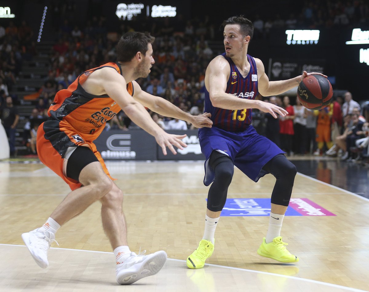 Heurtel busca un compañero (@FCBBasket).