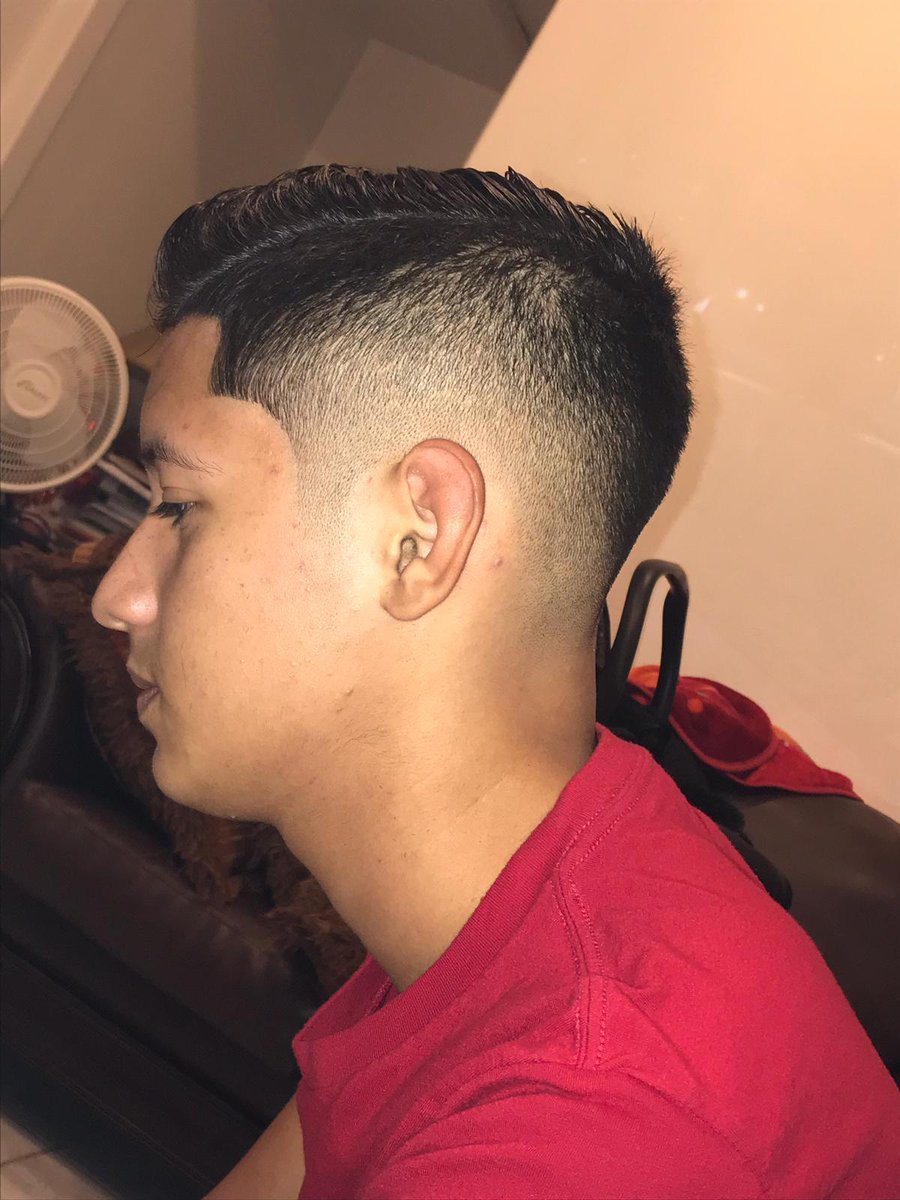 Barberjay5's tweet photo. #saucygang #saucy #rgvbarber #956barber #barbercartel #barbergang #barberlife #lowfade https://t.co/UpoeBU1FEC