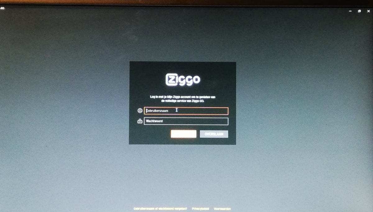 MMEland's tweet photo. @ZiggoWebcare waarom opeens tijdens de race? https://t.co/uRk0D5YXWz
