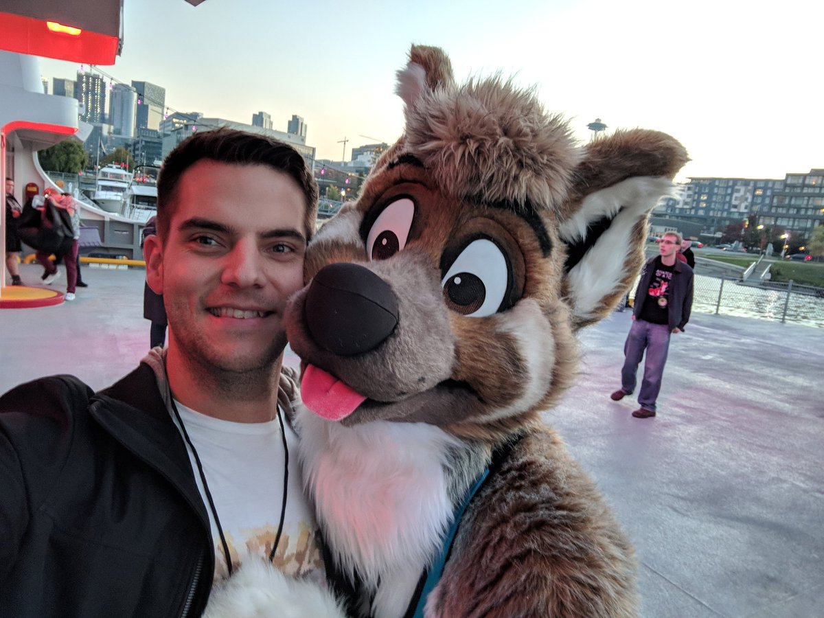 Foxos modern life tweet media