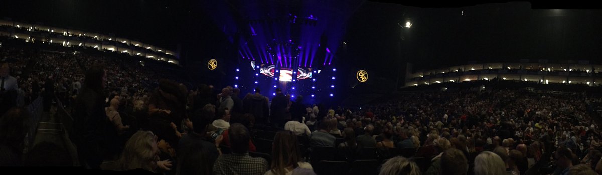 Waiting for ⁦<a href="/JeffLynnesELO/">Jeff Lynne's ELO</a>⁩ ⁦<a href="/TheO2/">The O2</a>⁩ ..