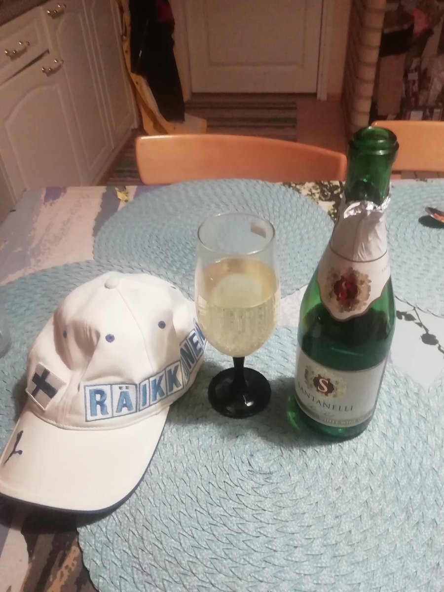 JalopenoF1's tweet photo. Kimi on first podium #USGP2018 #sparklingwine #Kimi #f1 #cmoref1 https://t.co/oVSEhvIp4s