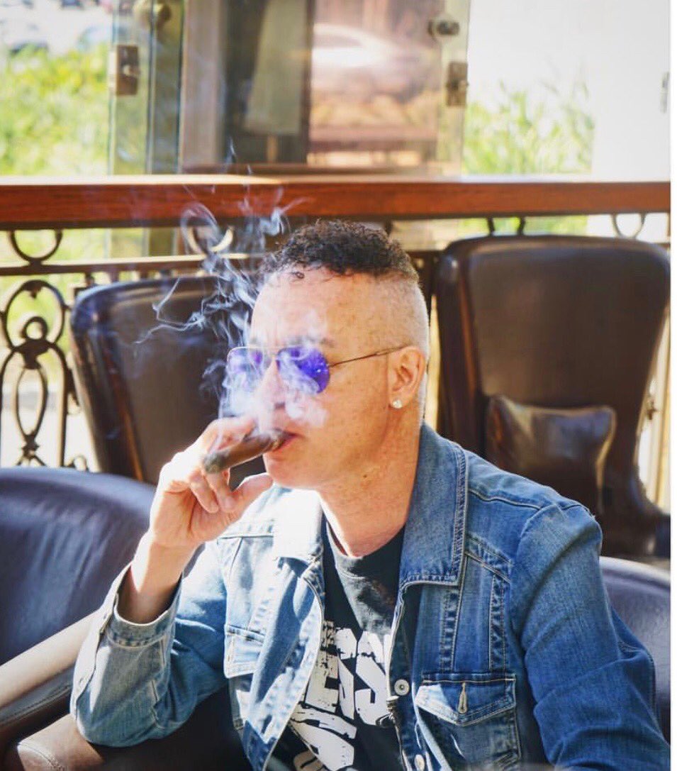 kidfromkidnplay's tweet photo. On the 30th Anniversary of the release of “2 HYPE” we’re chilling and we’re grateful-much love to EVERYONE that has shown us love over the years-you keep us young at heart #2HYPE #KidnPlay #Mosting https://t.co/RuQnoL1xwD