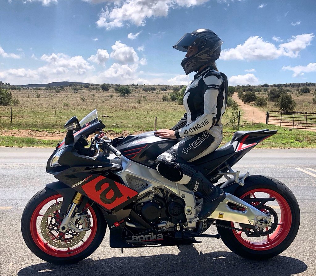 to0thless_y's tweet photo. On Sundays we ride .. #pillion #held #agv #tcx #aprilia #brunchrun #bikelife #gear https://t.co/vTIWC0Oei3