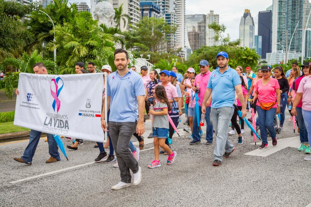 aigesinnovacion's tweet photo. Participamos en la #CaminataDeLuz organizada por @PrimeraDamaPma para prevenir el cáncer. #LazosSolidarios https://t.co/uA7nbaYd5U