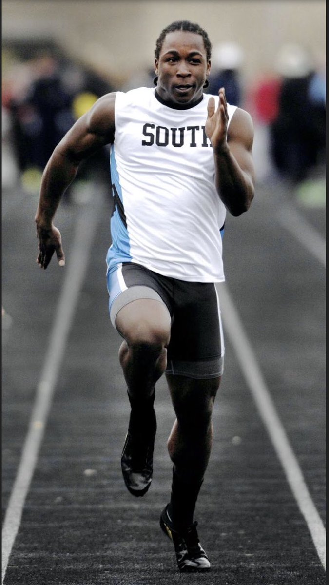LeavenworthXCTF's tweet photo. Why is the Kansas City Chiefs offense so deadly? Because it features former TRACK Stars!
Hill, Hunt, Watkins, Thomas, and Conley all sub-11, 100m dash guys!

Track helps develop and improve skills that can translate into all other sports.

Speed kills, RUN TRACK! https://t.co/bO4PIkSVha
