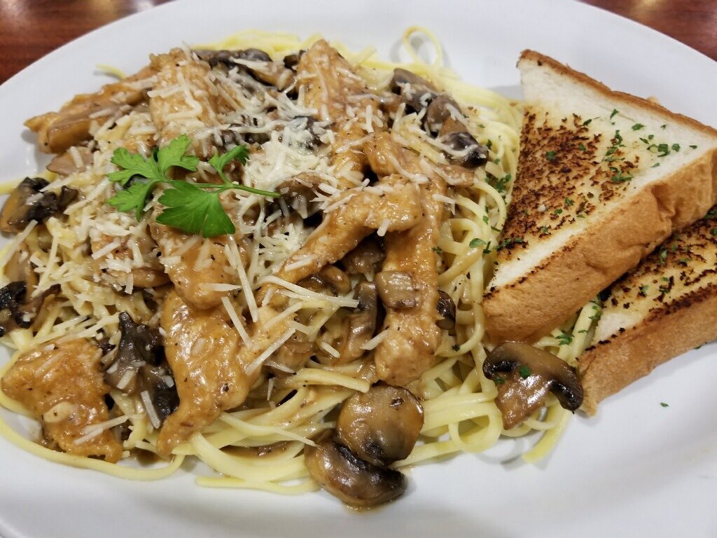 THIS WEEK'S LUNCH & DINNER COMPLETE MEAL SPECIAL is our Popular CHICKEN🐔MARSALA🍝PASTA + SOUP☕️or SALAD🥗+ COKE🥤BEVERAGE or ICED🍋TEA at @BigCityDiner at  @WindwardMall @KailuaNEWS #Pearlridge & @WaipioCenter #Kailua #WindwardMall #Hawaii #Lunch #Dinner