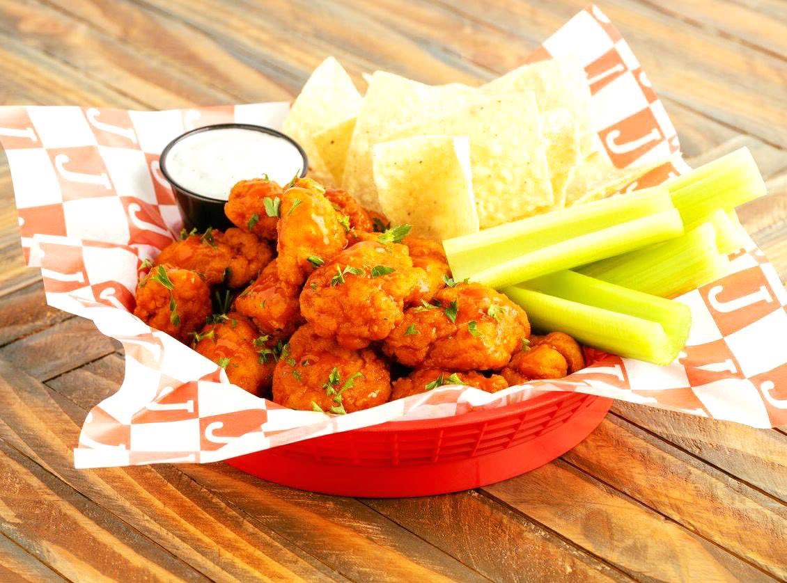 JeffersonsKU's tweet image. Retweet for a shot at Free Boneless Wings for a year! Get a raffle ticket every time you come in this week for a chance to win Free Boneless Wings for a Year! 5 Free Fried Pickles for a Year prizes also. #itcouldbeyou