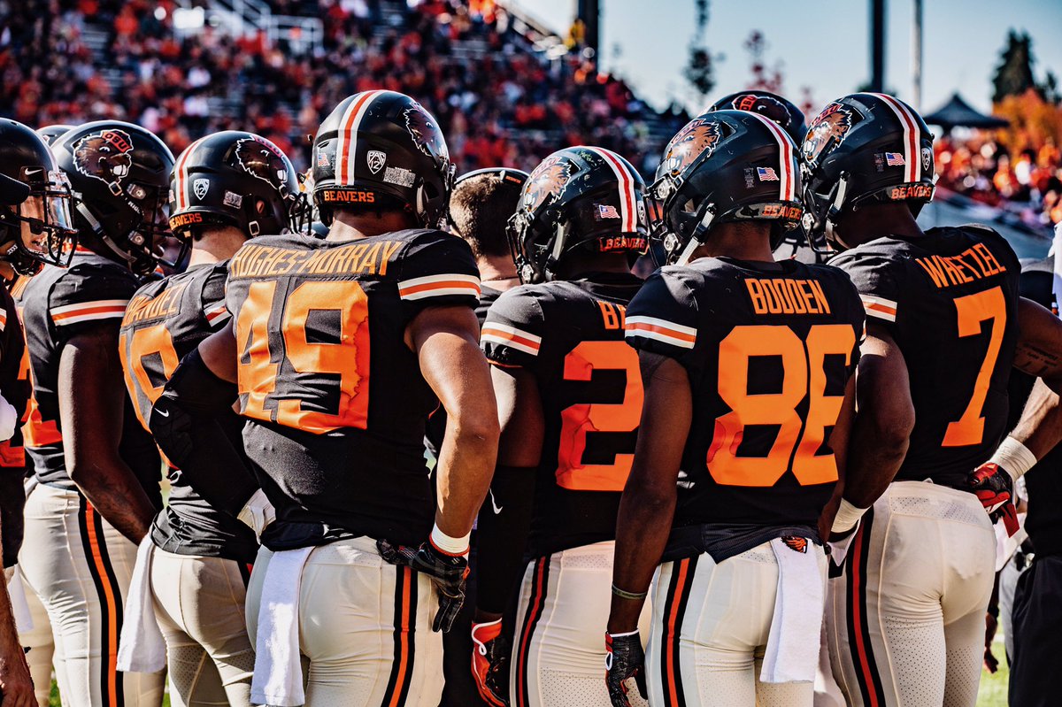 kylienmurphy's tweet photo. r e t r o // b e a v s 🏈 https://t.co/lBaOTYPCU5