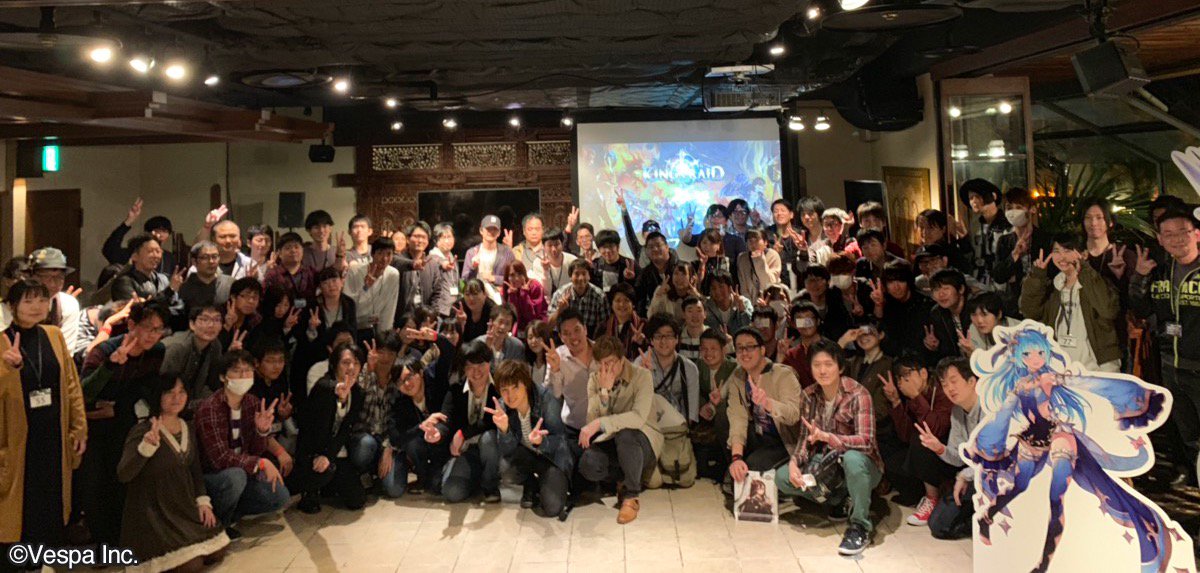 リーナ キングスレイド公式 みんな やっほーぃ٩ W و キングスレイド公式オフ会in大阪 に参加してくれたみんな どーもアリガトー 福岡に続いて 大阪も大盛況だったみたい 次は札幌に行くから みんな待っててねー 写真転用禁止 キング