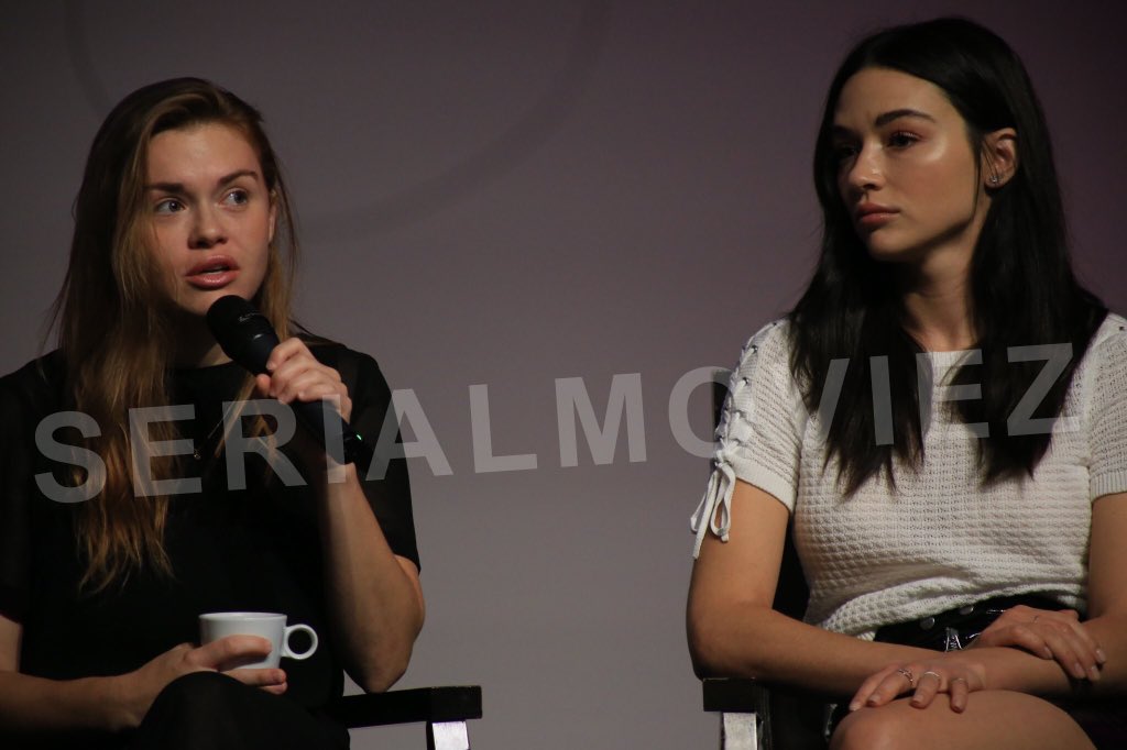 dgsara2's tweet photo. Crystal Reed &amp; Holland Roden 🦋 https://t.co/0lZPkltVgJ