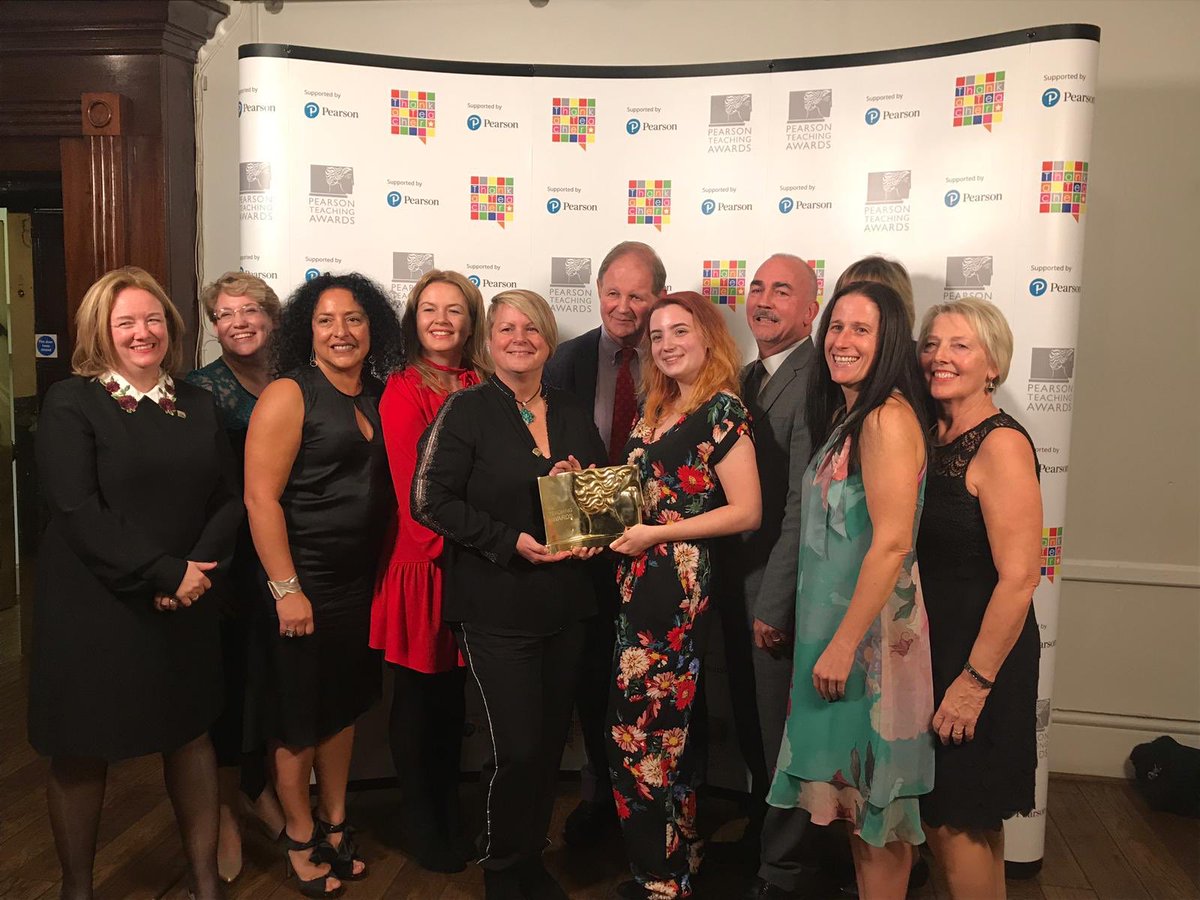 JRCS_School's tweet photo. We won the Award!
Very proud 
#ACHIEVE https://t.co/c2XPxBa2uI