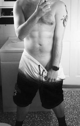 UltimateFindom's tweet photo. Been going the gym recently what do you all think? Worth a tribute? #efdp @Weak4feet @RTGoddessPromo @RTSlutt @RT_B1TCH @RTDIABLE @ShrunkBoy @RTSlutt https://t.co/x7iJta9xhi