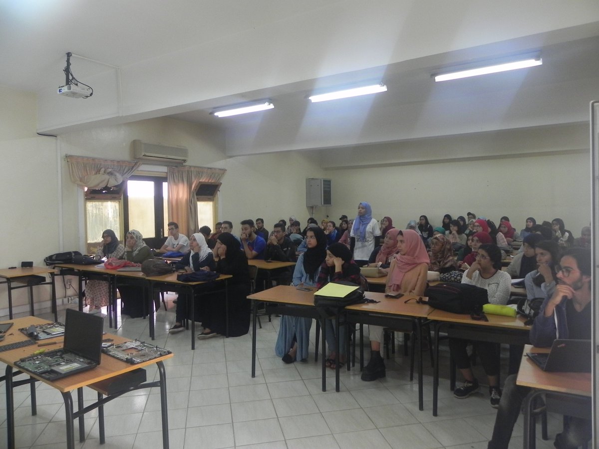 ClubCodify's tweet image. Codify Club's first training about Computer Hardware was amazing!
We are so grateful to @safoine_me, member of Codify staff and co-founder at @deepafricai .
#clubcodify #DeepAfricAI #ESTA