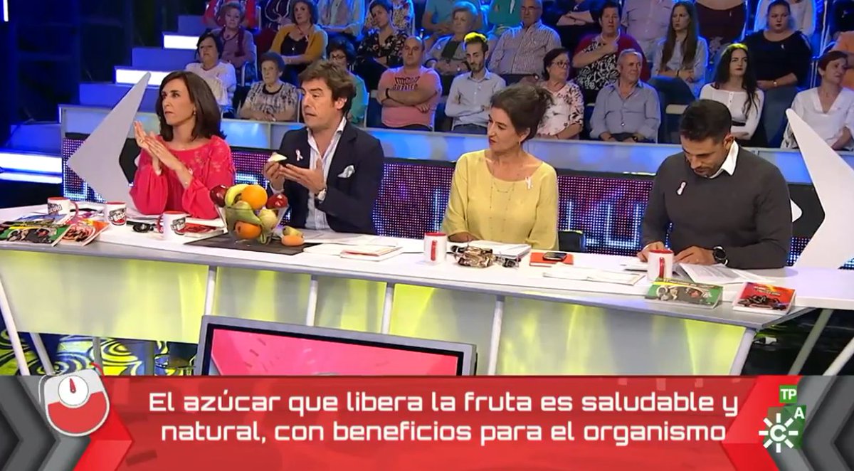 labasculaTV's tweet photo. Chirimoya, melón, plátano... toda la fruta es saludable. El azúcar que contienen se libera muy despacio y no hay que contabilizarla. "Mejor no discutas y come más fruta". Mensaje saludable de @nutribascula en #LaBáscula4 https://t.co/izESfGrRS4