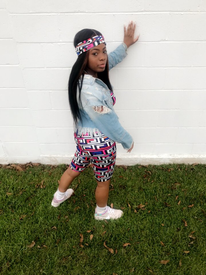 _aaliyahs's tweet photo. iKNOW how to make these 👯‍♀️ mad .. don’t I ? https://t.co/CEqZvRIHmp