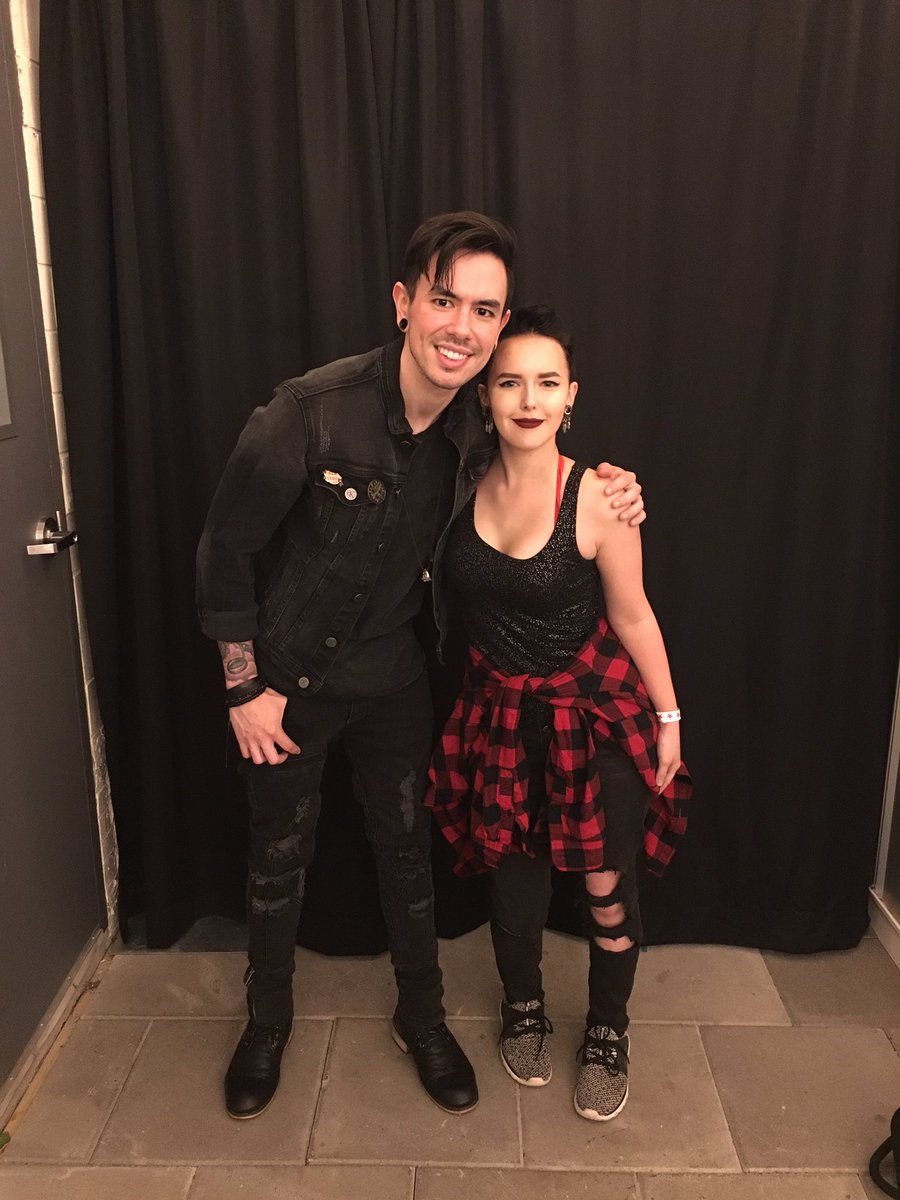 DaDVines's tweet photo. It’s been a week since admin met 2/6 of the DaD crew! It was an honor to meet you both. Ty for giving me the best night of my life!
-
-
@NateWantsToBtl @dookieshed @ZachCallison @BrizzyVoices @KaijiTang @MarcyTheBeast @DarkandDicey #DarkAndDicey #shenanigang #paidinexposuretour https://t.co/GzsTqfVdRi