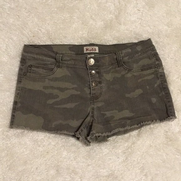 So good I had to share! Check out all the items I'm loving on @Poshmarkapp #poshmark #fashion #style<a href="/tag/fashion"class="tags"><span>#fashion</span></a><a href="/tag/shopmycloset"class="tags"><span>#shopmycloset</span></a><a href="/tag/michaelkors"class="tags"><span>#michaelkors</span></a><a href="/tag/style"class="tags"><span>#style</span></a><a href="/tag/poshmark"class="tags"><span>#poshmark</span></a>