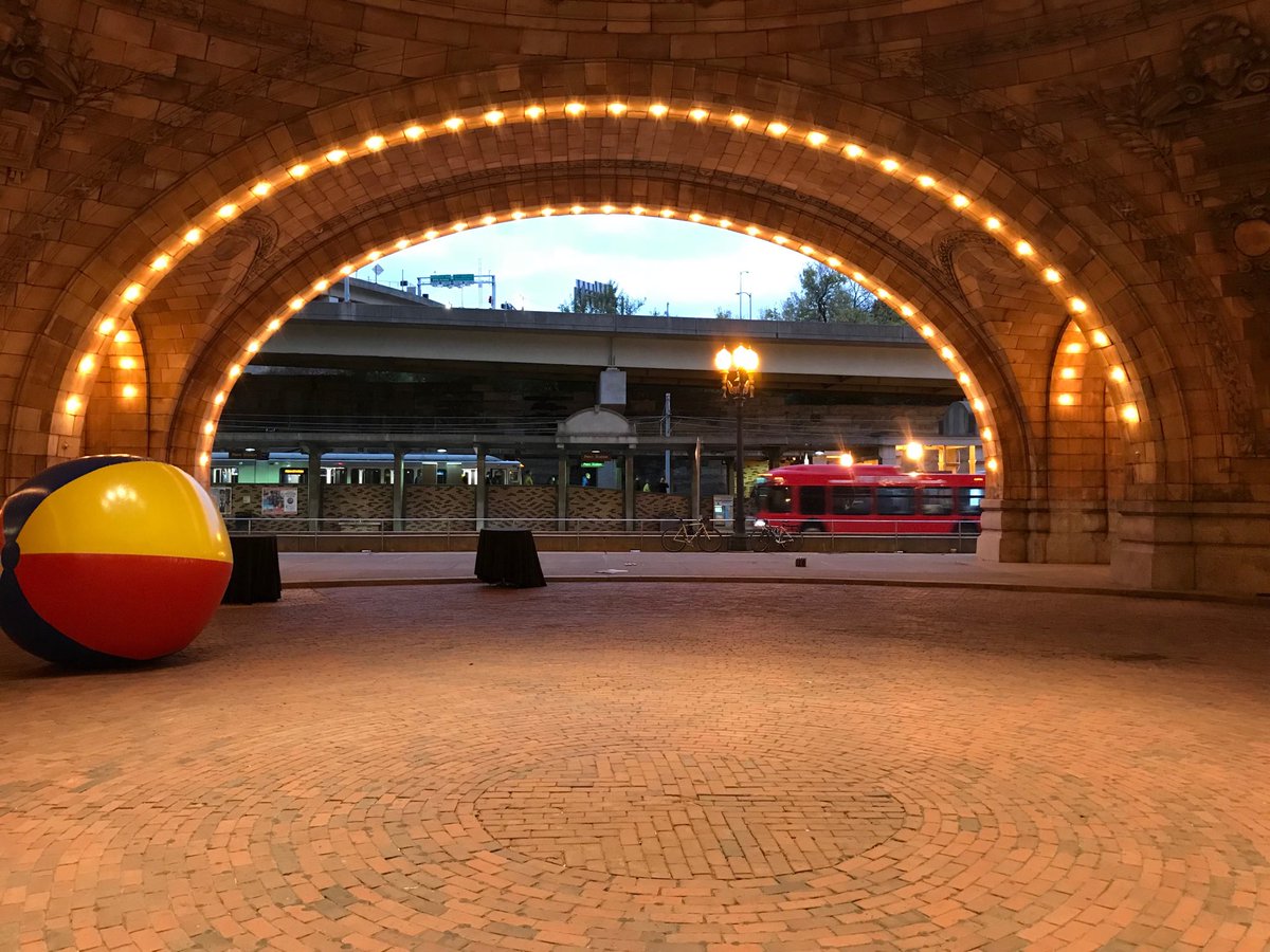 christofspieler's tweet image. A multimodal scene at Penn Station as RailVolutionaries arrive for the reception #rvpgh #Railvolution