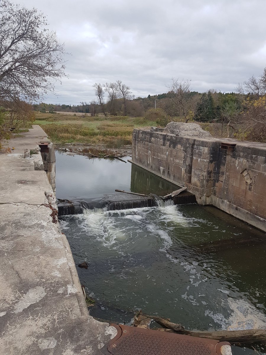 journey_courier's tweet photo. #ghostLock This is what was to be #1 lock of the #Newmarket Canal that was never built. It is at Yonge Street and the east branch on the #HollandRiver in #HollandLanding
#travelOntario 🇨🇦 https://t.co/4IX3Z8plUc