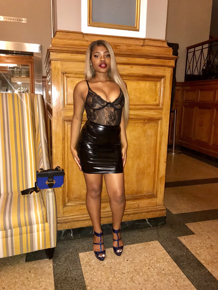 Steph_LovinMe's tweet photo. I’m Expensive B*tch 

#MUHC2018 https://t.co/8XN9n6qKB0