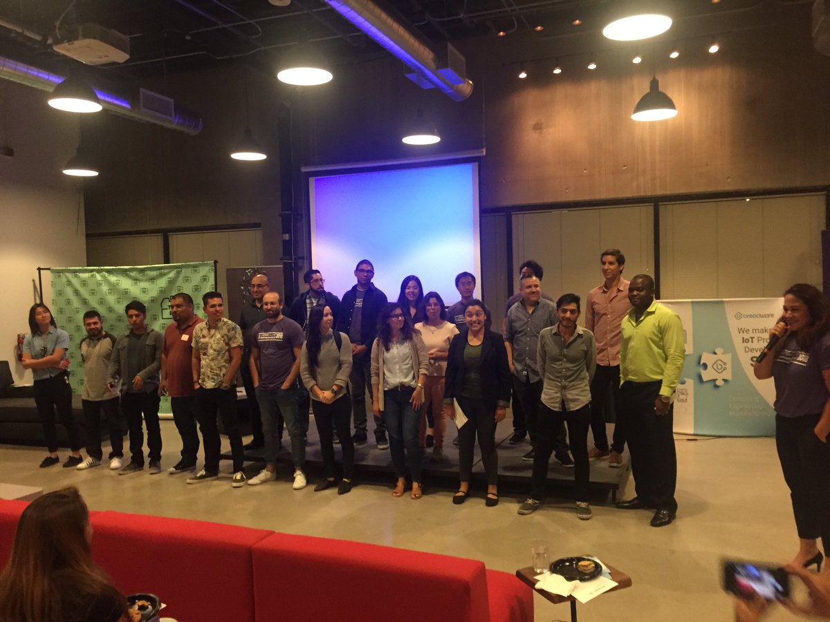 People’s Choice Awards has arrived! Vote with your claps for your fave idea 💡 <a href="/StartupWeekend/">Techstars Startup Weekend</a> #SWLA #LatinxTech <a href="/ToolboxLA/">Toolbox LA</a>. Annnnd...we have ourselves a tie! Give it up for: Beyond Foster Care and Smartstart 👀