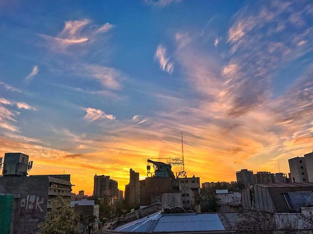JaavierC's tweet photo. Atardecer 🌇| Chile 🇨🇱
.
.
.
.
.
#santiagoadicto #santiagodechile #travel #traveling #travelchile #total_chile #visitchile #total_americas #chile_360 #chilelove #chile_fotos #igchile #ig_chile #canon #achilepoh #ig_santiagodechile #go_chile #scl #city… https://t.co/WaIQ8soAgH https://t.co/MJJ5rI7ari