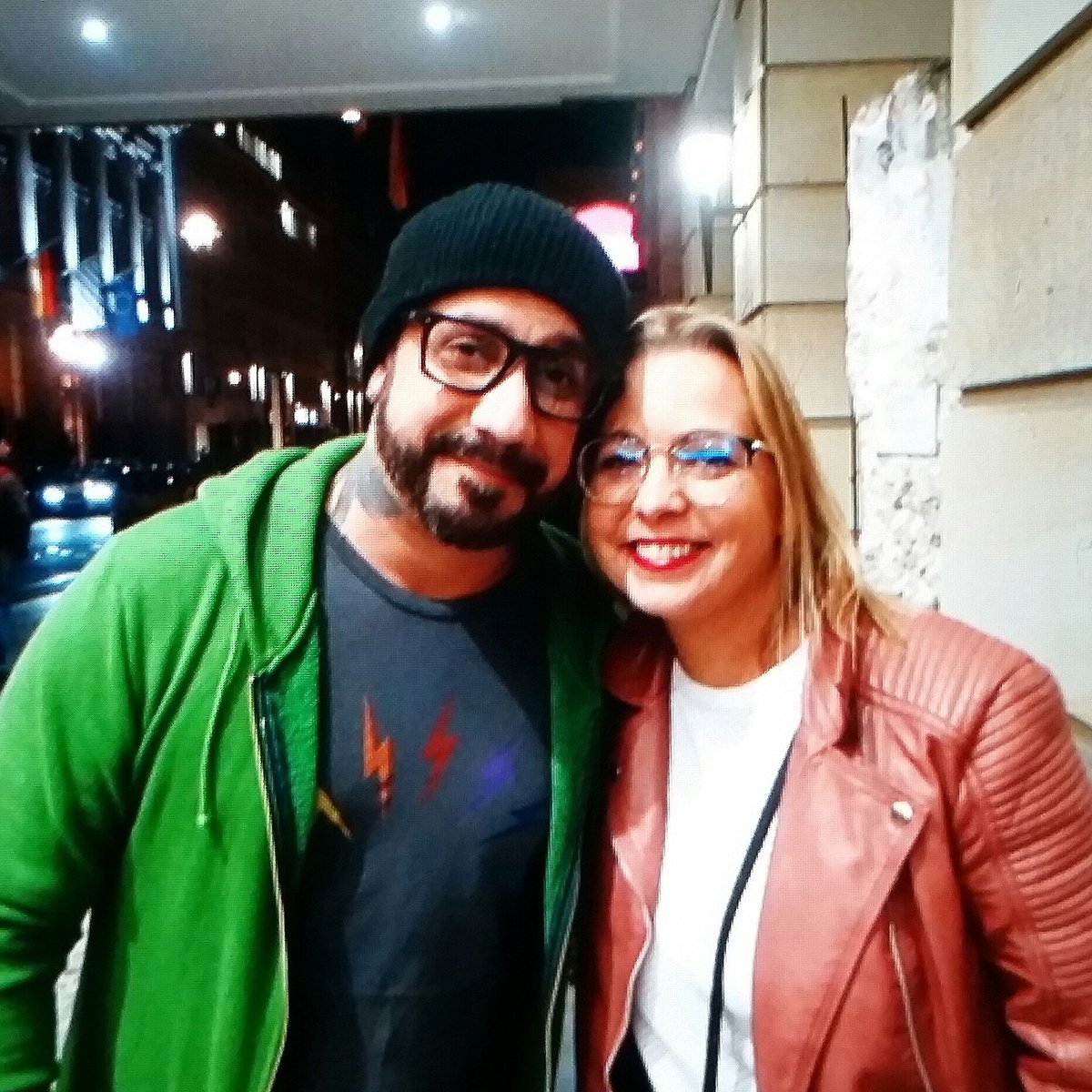zazouBSB's tweet photo. this last moment where you still took the time for us !! I am still nervous! and you notice it and calm me! really thank you @aj_mclean 😍😍😍 🙏🙏🙏 #ajmclean #backstreetboys #backporchbottleservice https://t.co/YUXD5vlO38